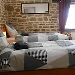 Spacious House For 6 People With A Swimming Pool * Chalandrey