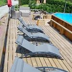 Spacious House For 6 People With A Swimming Pool