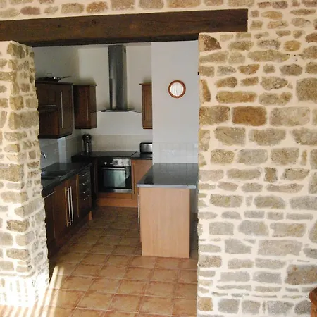 펜션 Spacious House For 6 People With A Swimming Pool