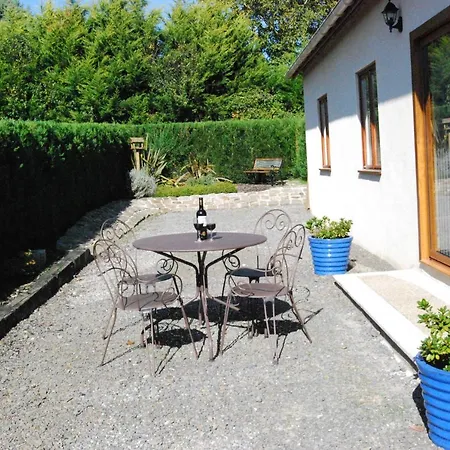 Spacious House For 6 People With A Swimming Pool Chalandrey