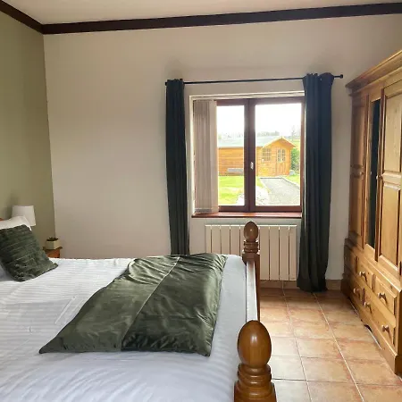 펜션 Spacious House For 6 People With A Swimming Pool *