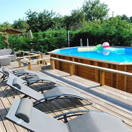 Spacious House For 6 People With A Swimming Pool *