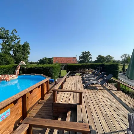 Spacious House For 6 People With A Swimming Pool Chalandrey