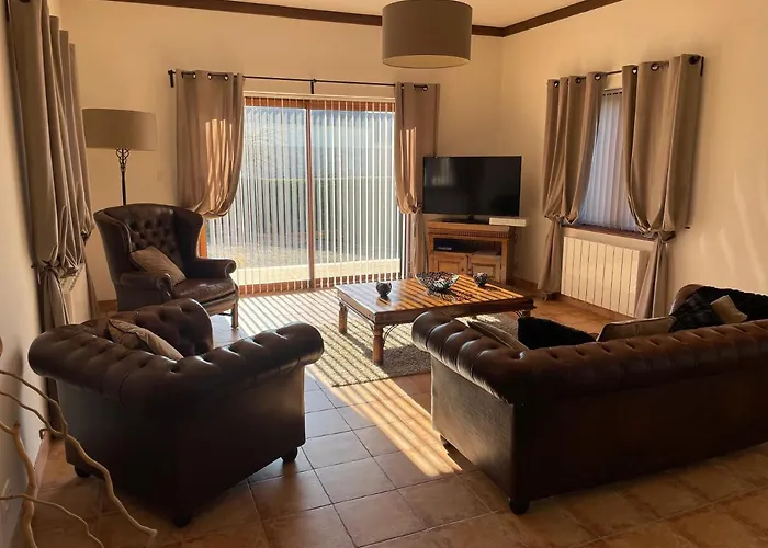 Ferienhaus Spacious House For 6 People With A Swimming Pool