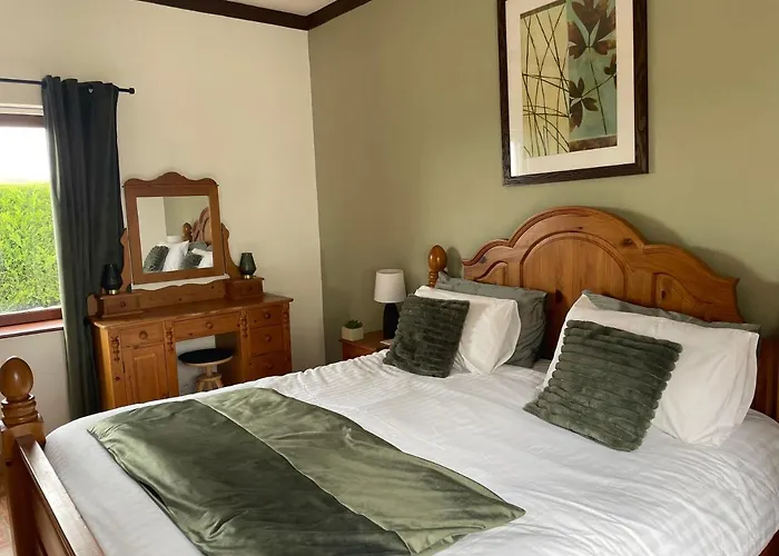 Spacious House For 6 People With A Swimming Pool Ferienhaus *